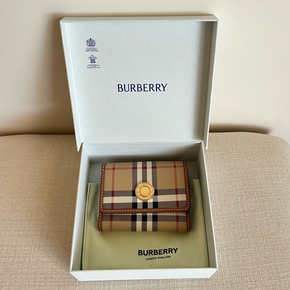 Burberry Check Compact Wallet - Picture 2 of 10